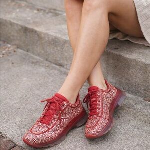 New Without Box - Shane Justin Sneakers Size 37